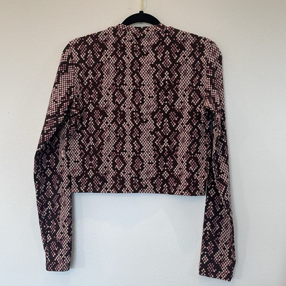 NWT Dickies Women’s Long Sleeve Cropped Tee - Size L - - Picture 3 of 11